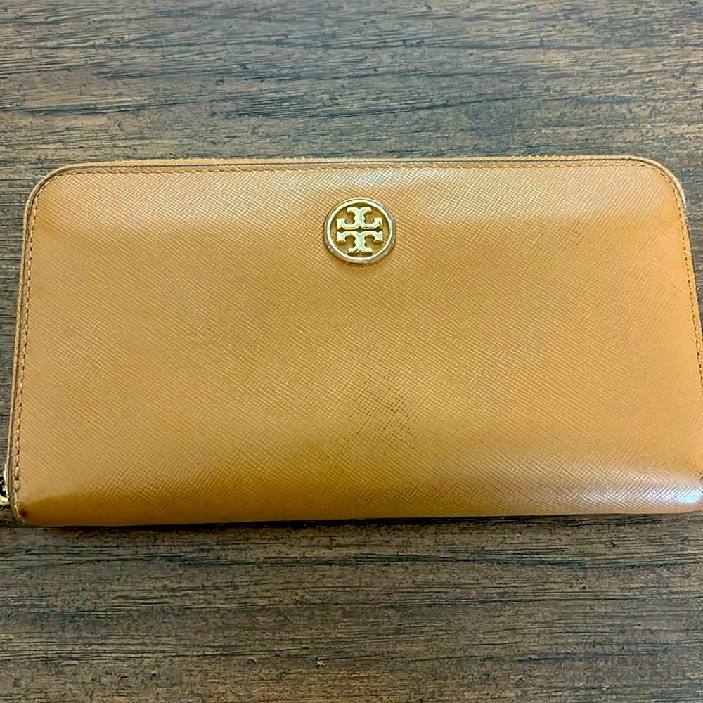 Tory Burch Continental Long Wallet